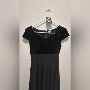 Vintage black dress size 2